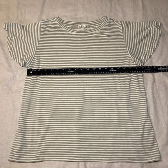 Nine Britton Rylan Double Flutter Cape Sleeve Womens M Tee Green Stripe Knit EUC - Picture 7 of 8